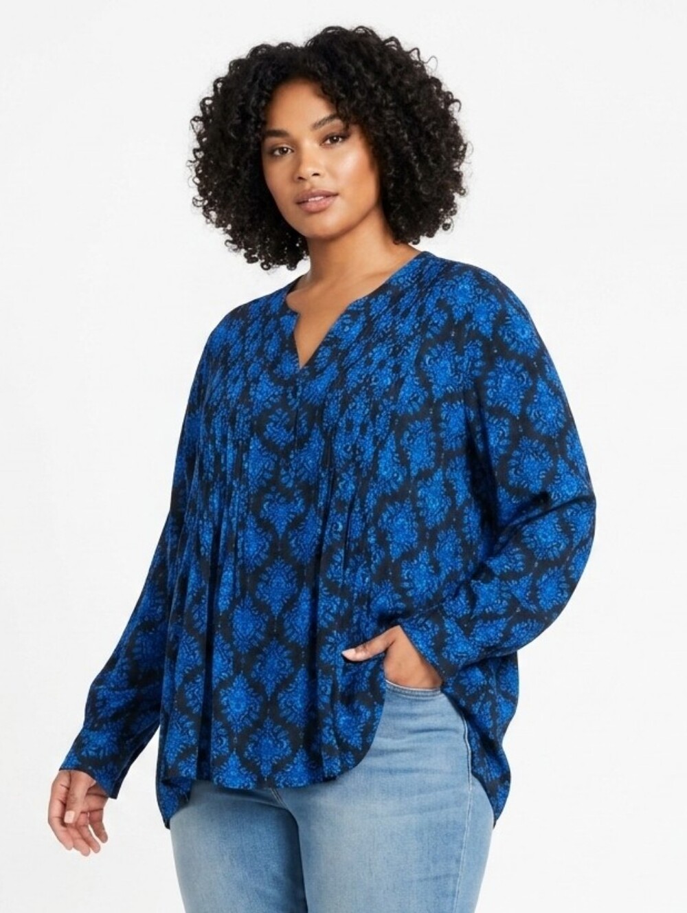 Terra & Sky Women's Plus Size Pleated Long Sleeve Blouse